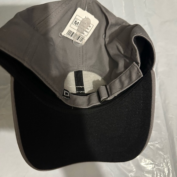 Lot of Adjustable Hats- MLB, Orvis, Levi’s - Picture 8 of 11